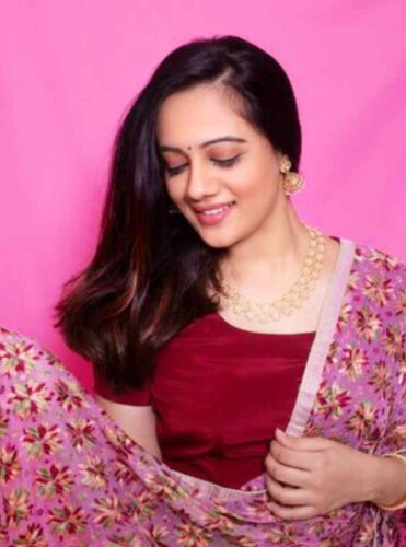 Spruha Joshi in Jeans