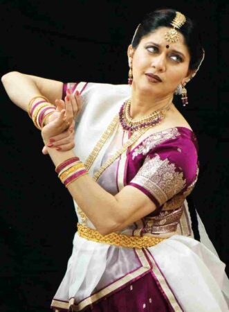 Archana Joglekar husband